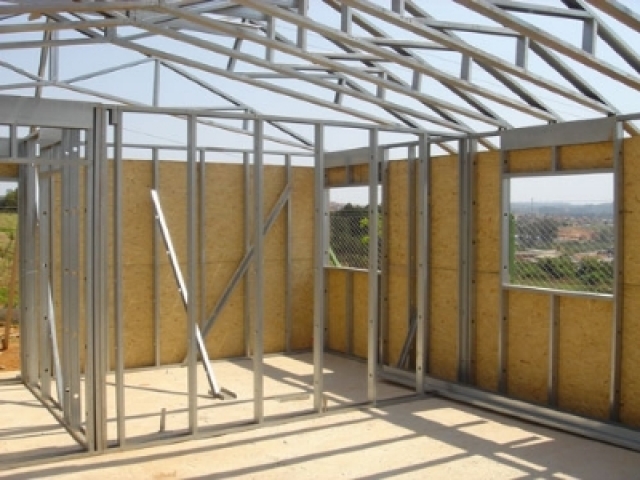 Reforço em Paredes de Drywall Reforço em Paredes de Drywall