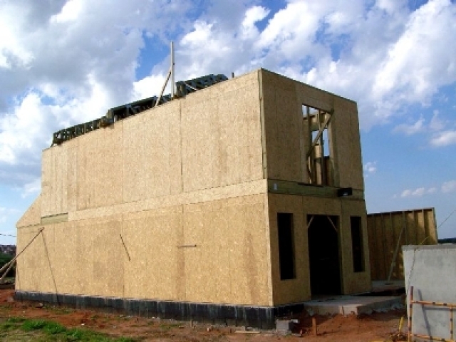 Reforço em Paredes de Drywall Reforço em Paredes de Drywall